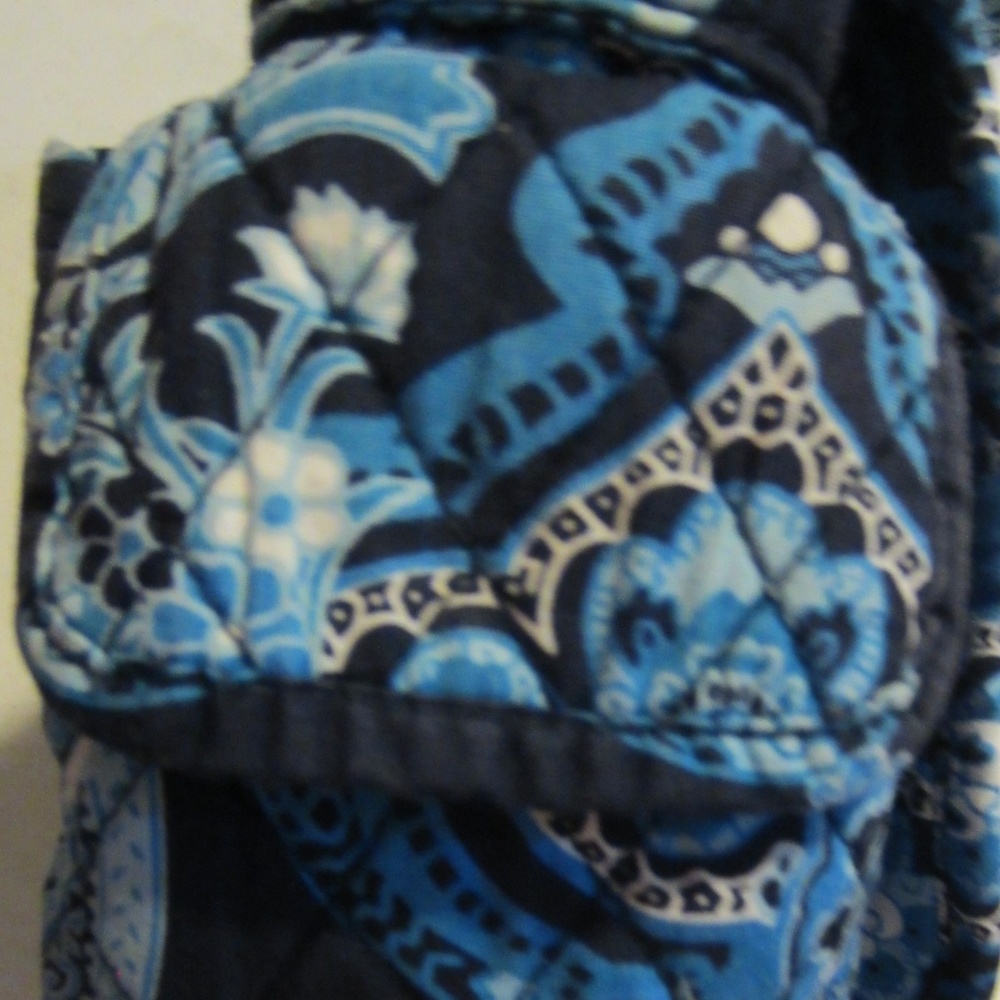 Blue Paisley quilted purse - Picture 3 of 5